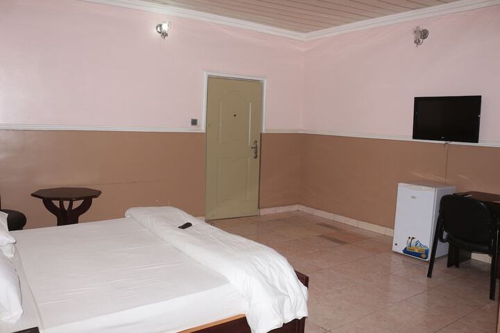 Room 6 of 51