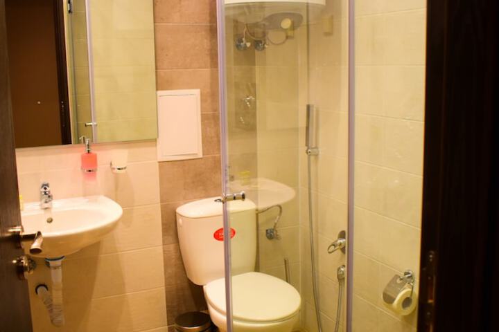 Room 12 of 41