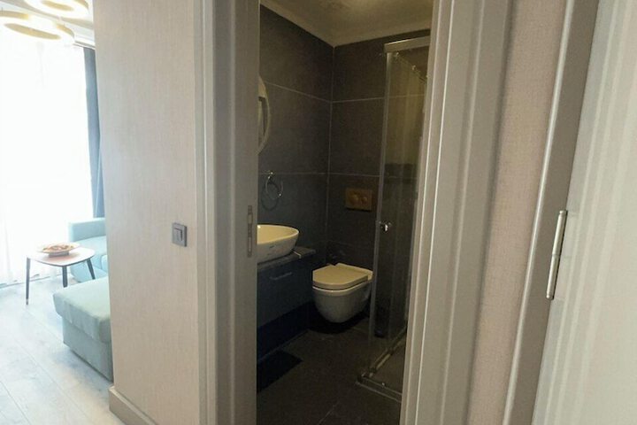 Room 37 of 42