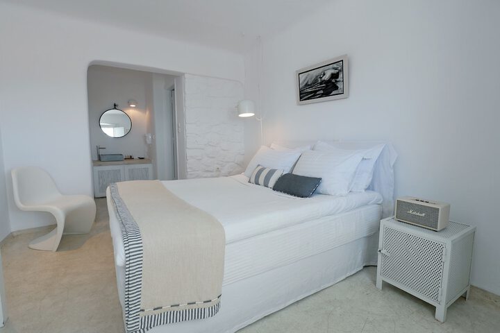 Room 42 of 145