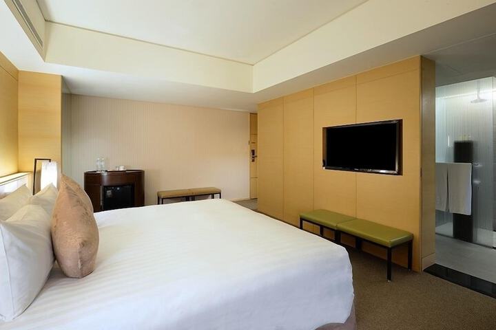 Room 73 of 145
