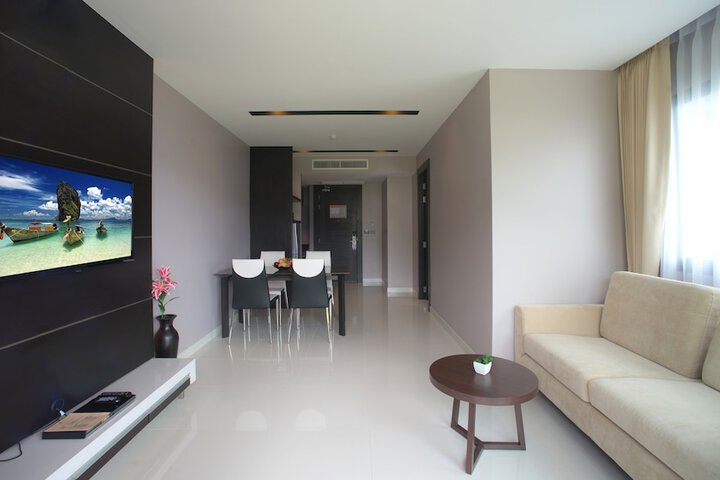 Room 27 of 91