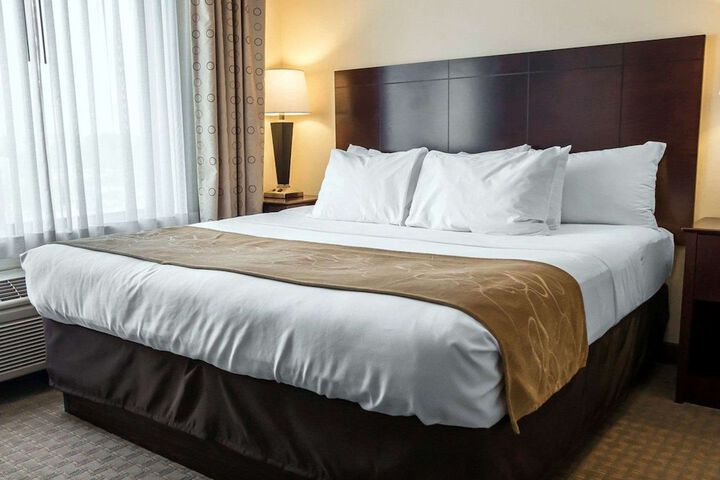 Suite (1 of 20)