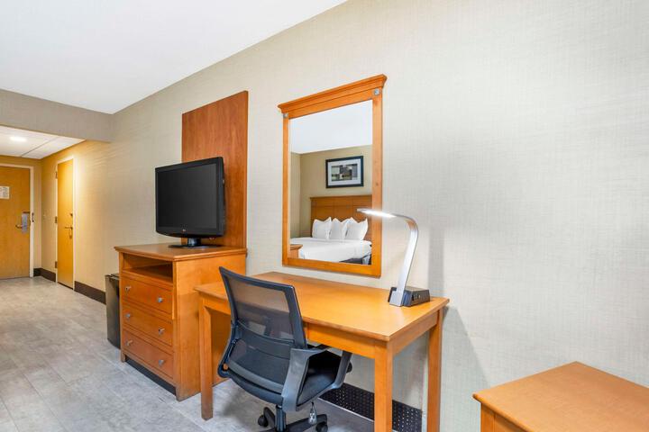 2 Queen Beds WiFi Full Breakfast (11 of 24)