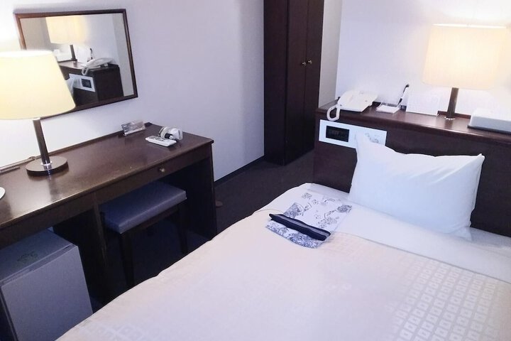 Room 11 of 31