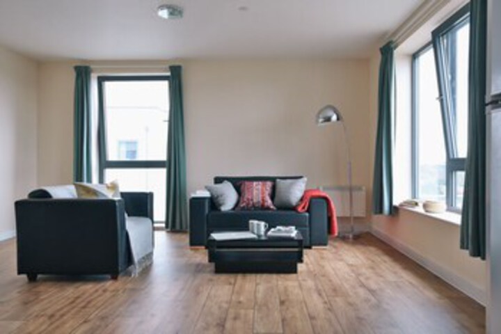 Room 5 of 6