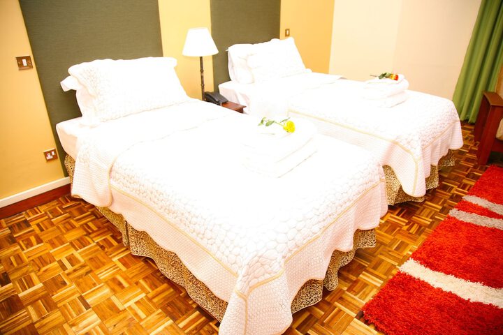 Room 10 of 30