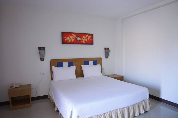 Room 10 of 38
