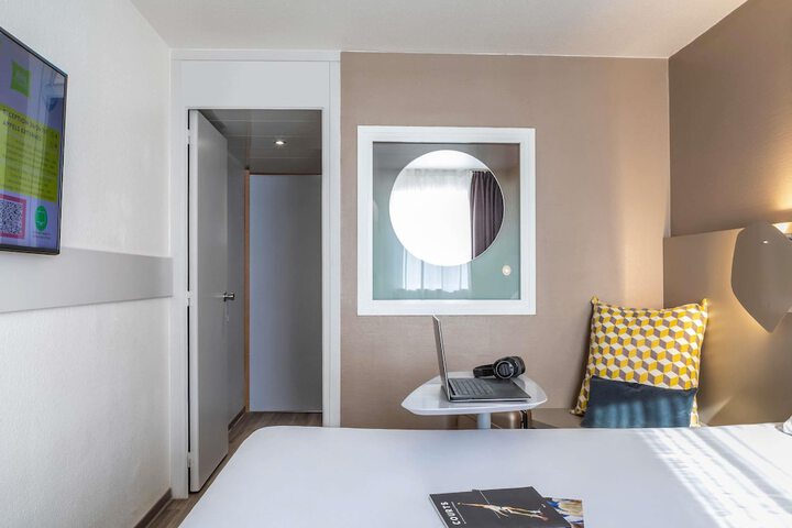 Room 14 of 85