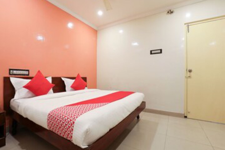 Room 13 of 20
