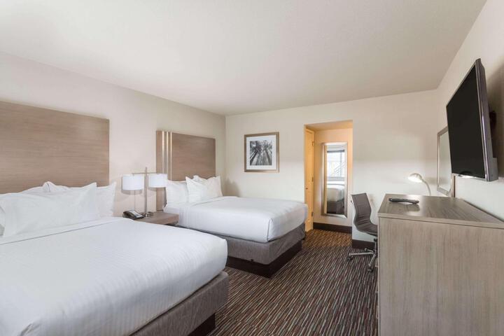 2 Double Beds (2 of 6)