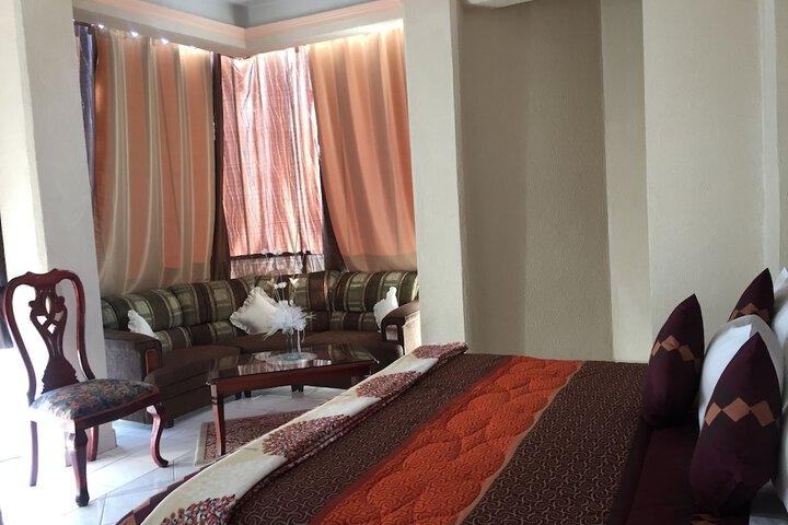 Room 6 of 34