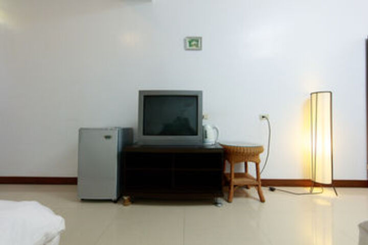 Room 16 of 18