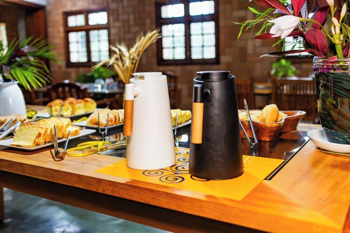 Breakfast/Coffee Service 221 of 314