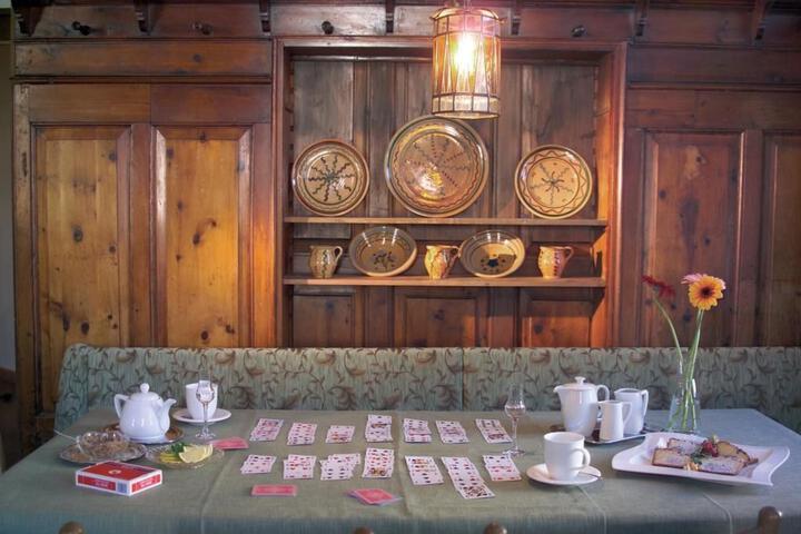 Guest Lobby