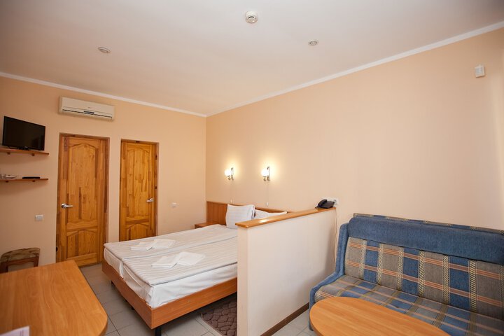 Room 5 of 26