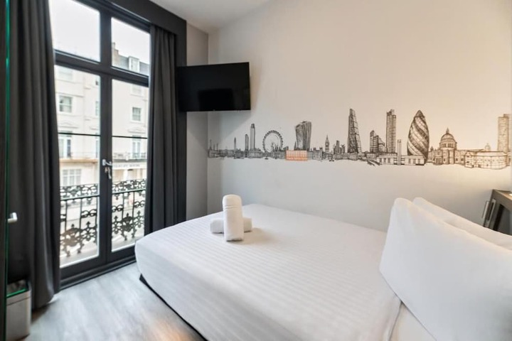 Room 36 of 59