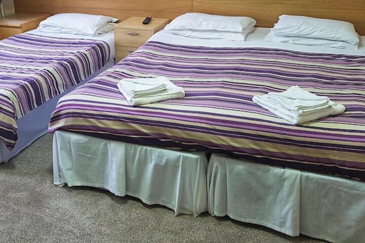 Room 5 of 11