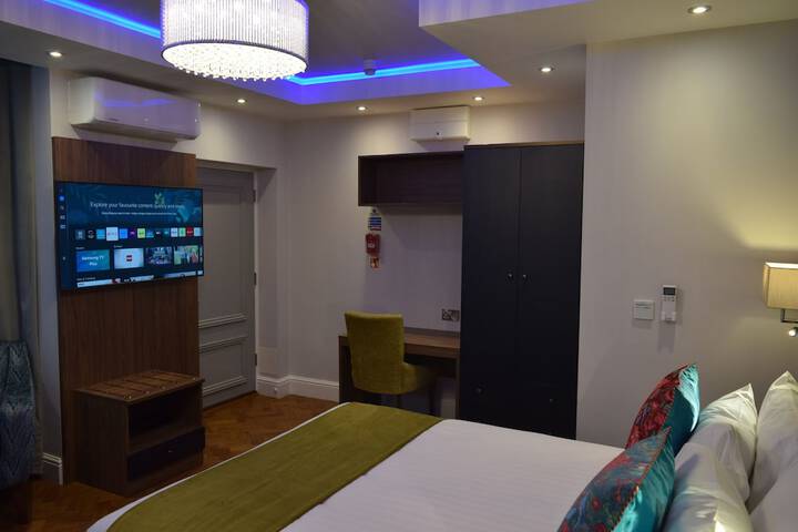 Room 31 of 73
