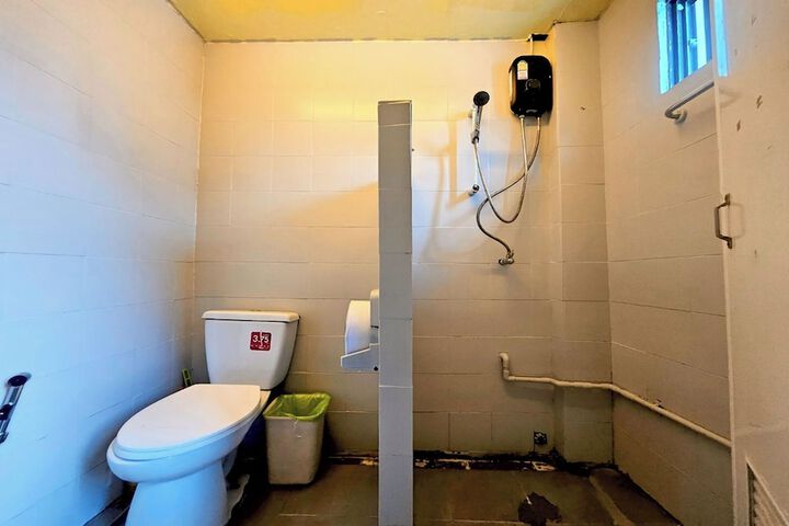 Room 78 of 94
