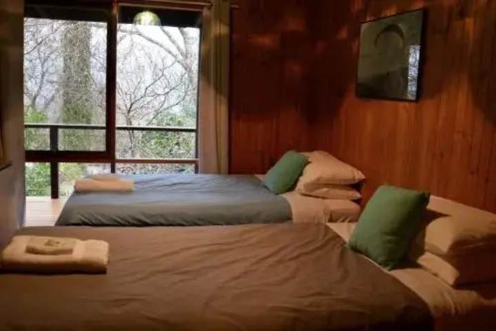 Room 2 of 9