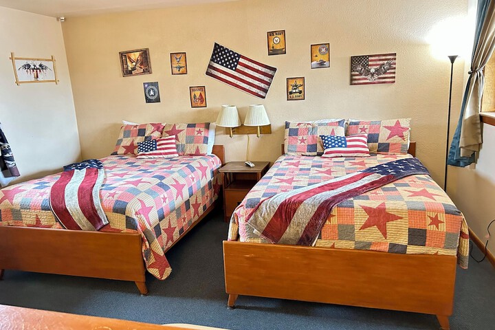 Room 9 of 33