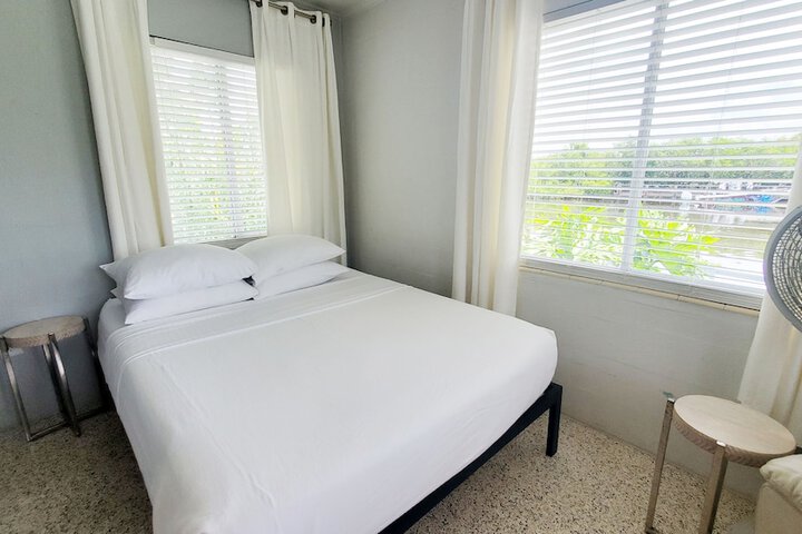 Room 44 of 236