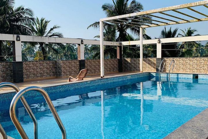 Pool 25 of 49