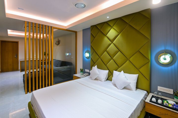 Room 15 of 24