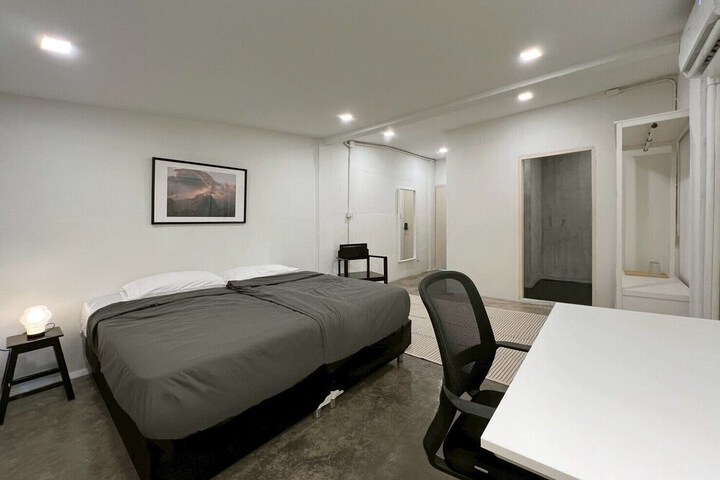 Room 22 of 41