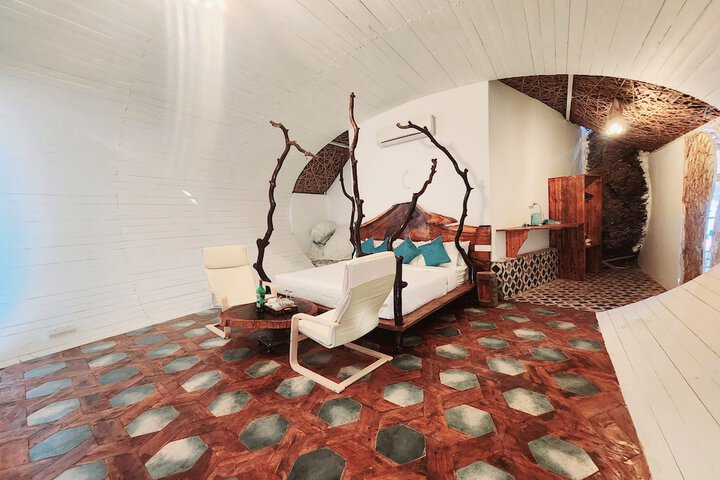 Room 6 of 55