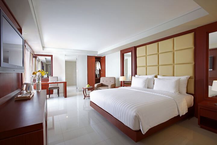Room 12 of 37