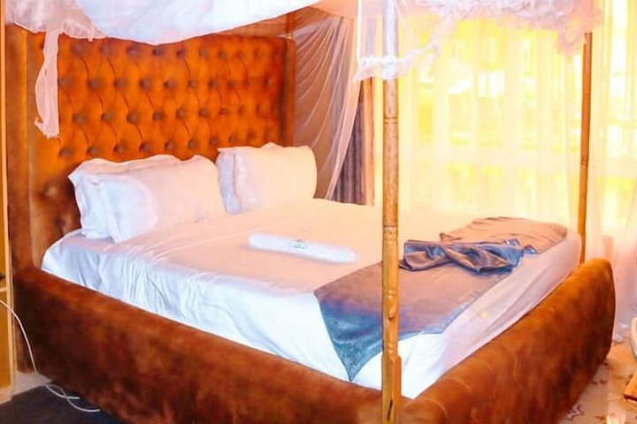 Room 4 of 50
