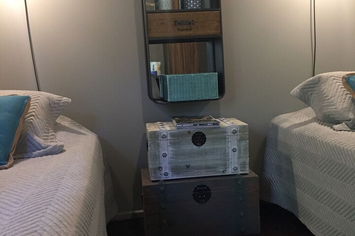 Room 32 of 64