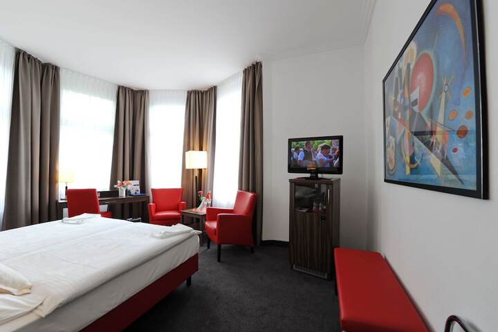 Room 7 of 34
