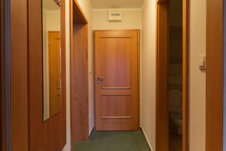 Ballroom/Hall 31 of 34
