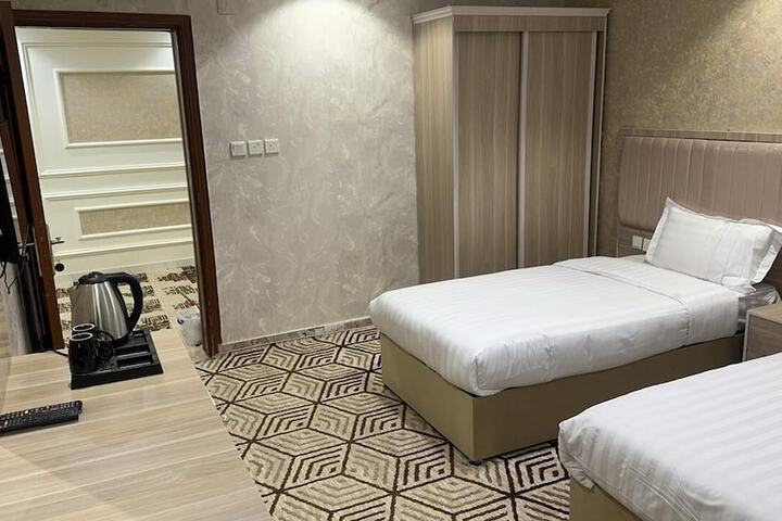 Room 29 of 40