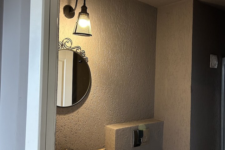 Room 25 of 64