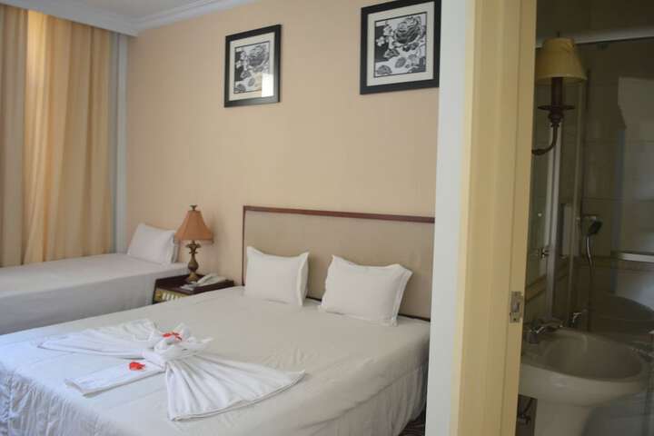 Room 10 of 66