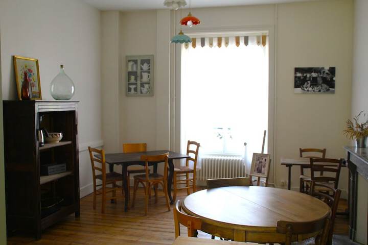 Room 10 of 16