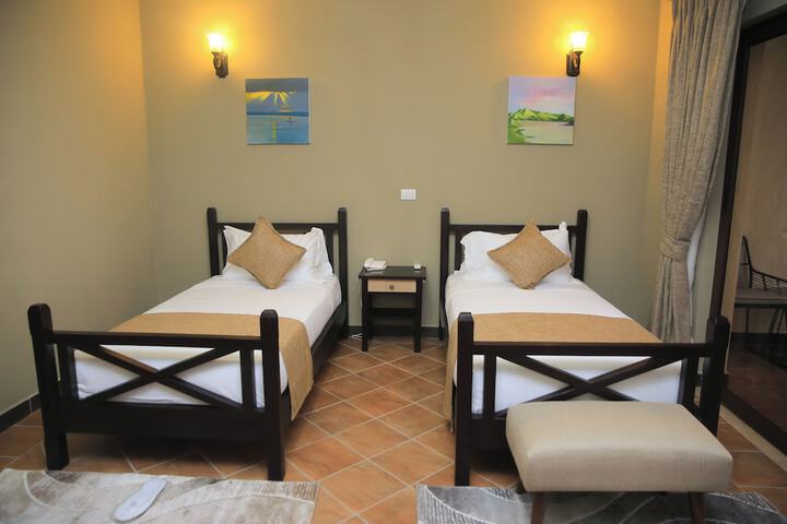 Room 26 of 120