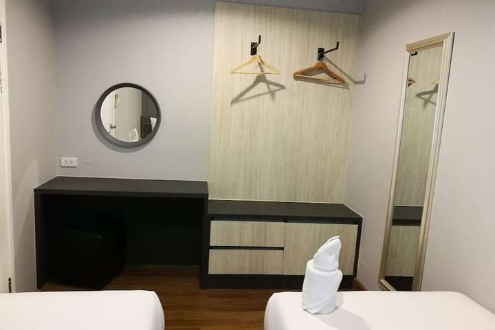 Room 42 of 186