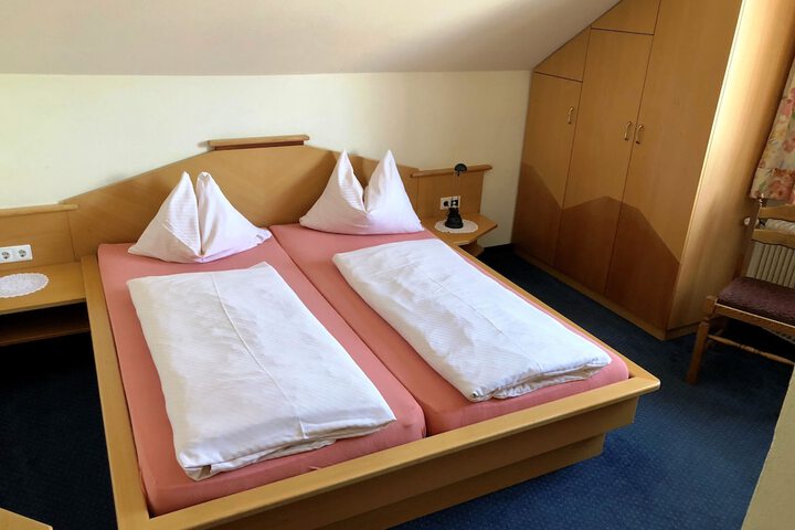 Room 5 of 43