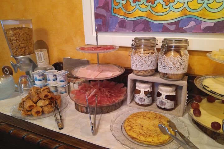 Breakfast/Coffee Service 42 of 71