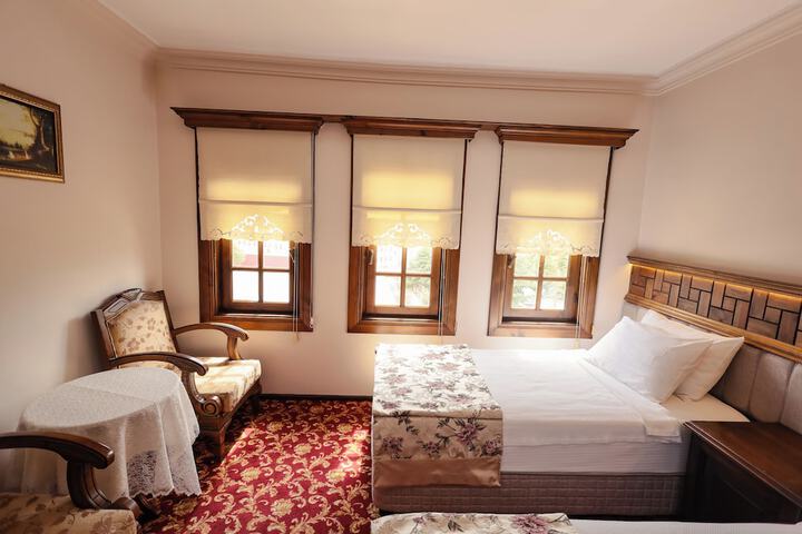 Room 13 of 53