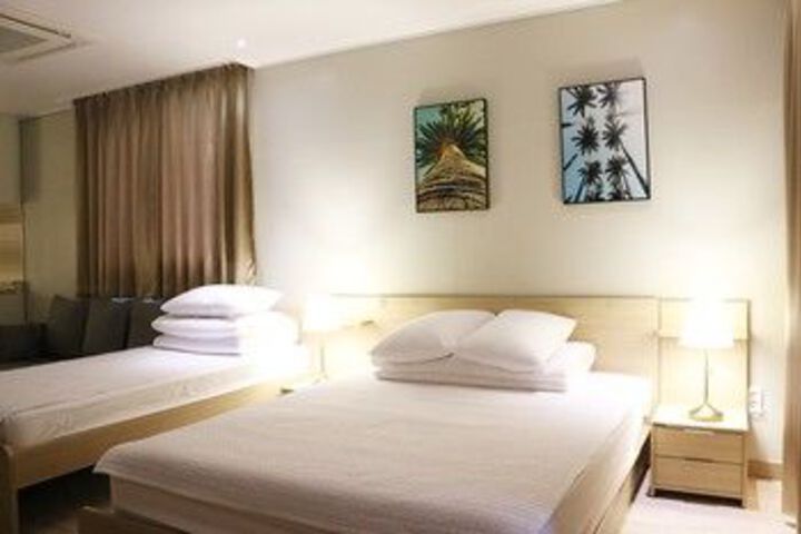 Hotel Suite Photo