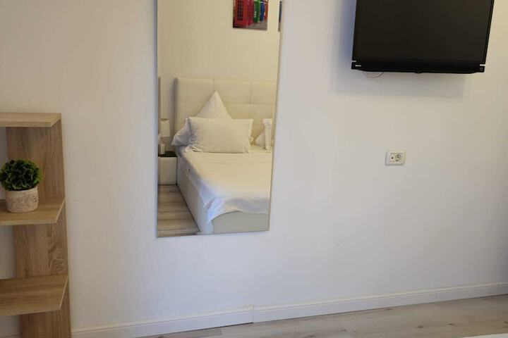 Room 41 of 230