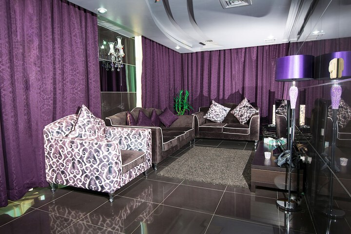 Room 28 of 46