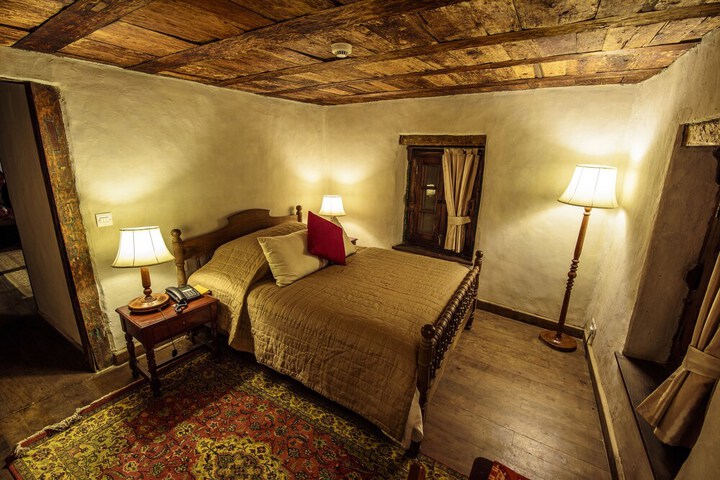 Room 9 of 40