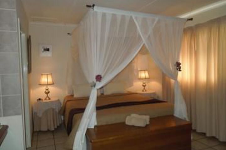 Room 8 of 14